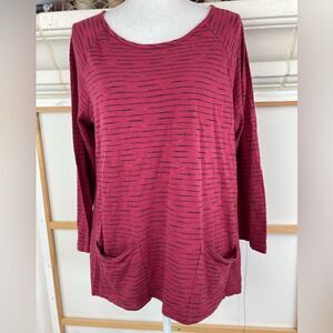 Habitat oversized abstract striped berry top w/pockets fits M or L